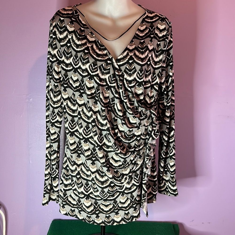 Attention Women's Black White Ruffle Front Long Sleeve Pullover Blouse Large